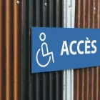panneaux extérieur "accès handicapé"